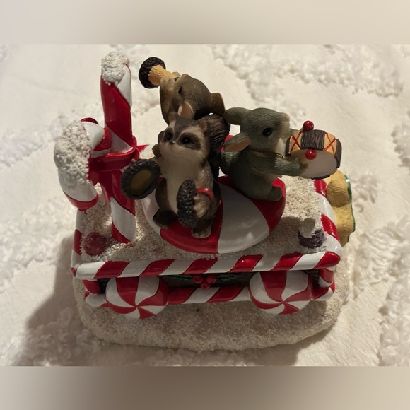 Charming Tails by Fitz and Floyd. “Sugar Time Band Float” figurine - Picture 2 of 5